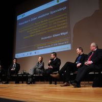 podiumsdiskussion1.jpg
